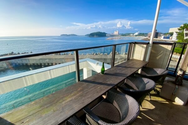 フィッシャーマンズ・ワーフ白浜の近くの海の景色