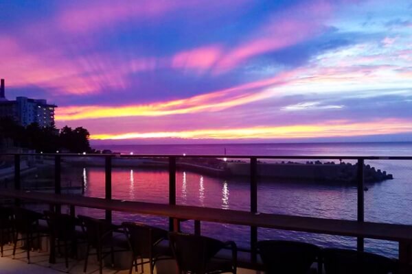 フィッシャーマンズ・ワーフ白浜で見れる夕暮れ時の景色