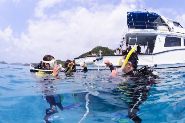 スキューバダイビング中の写真