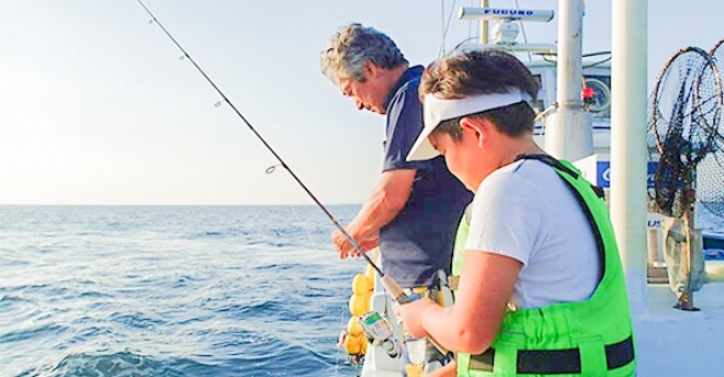 釣りをしている方の写真