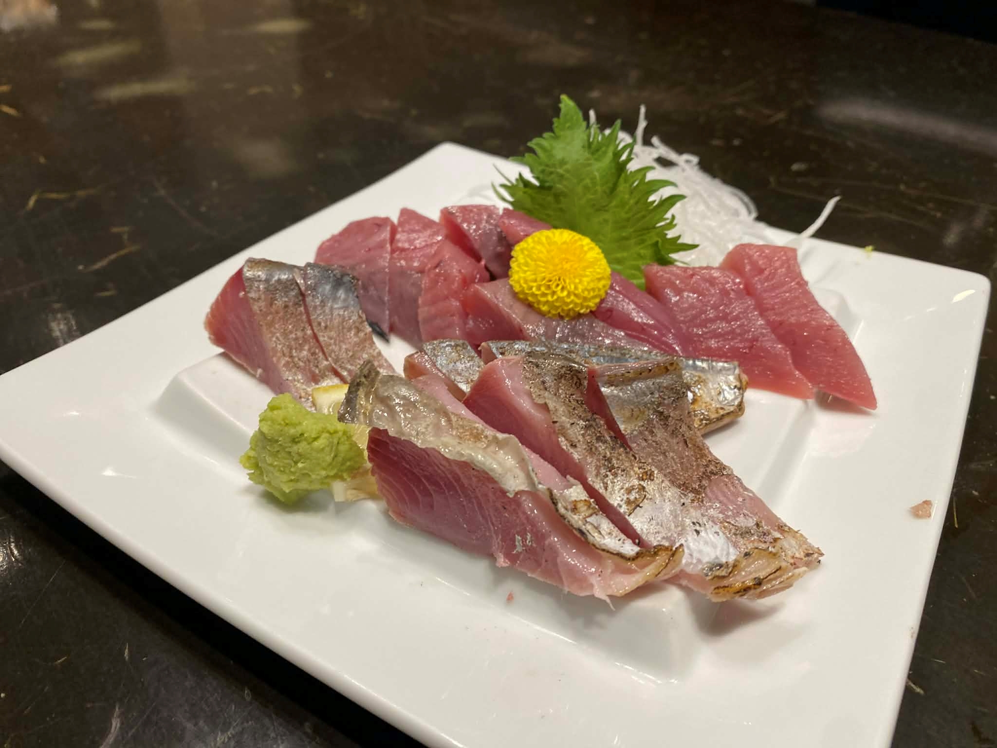 “スマガツオの炙り刺身”