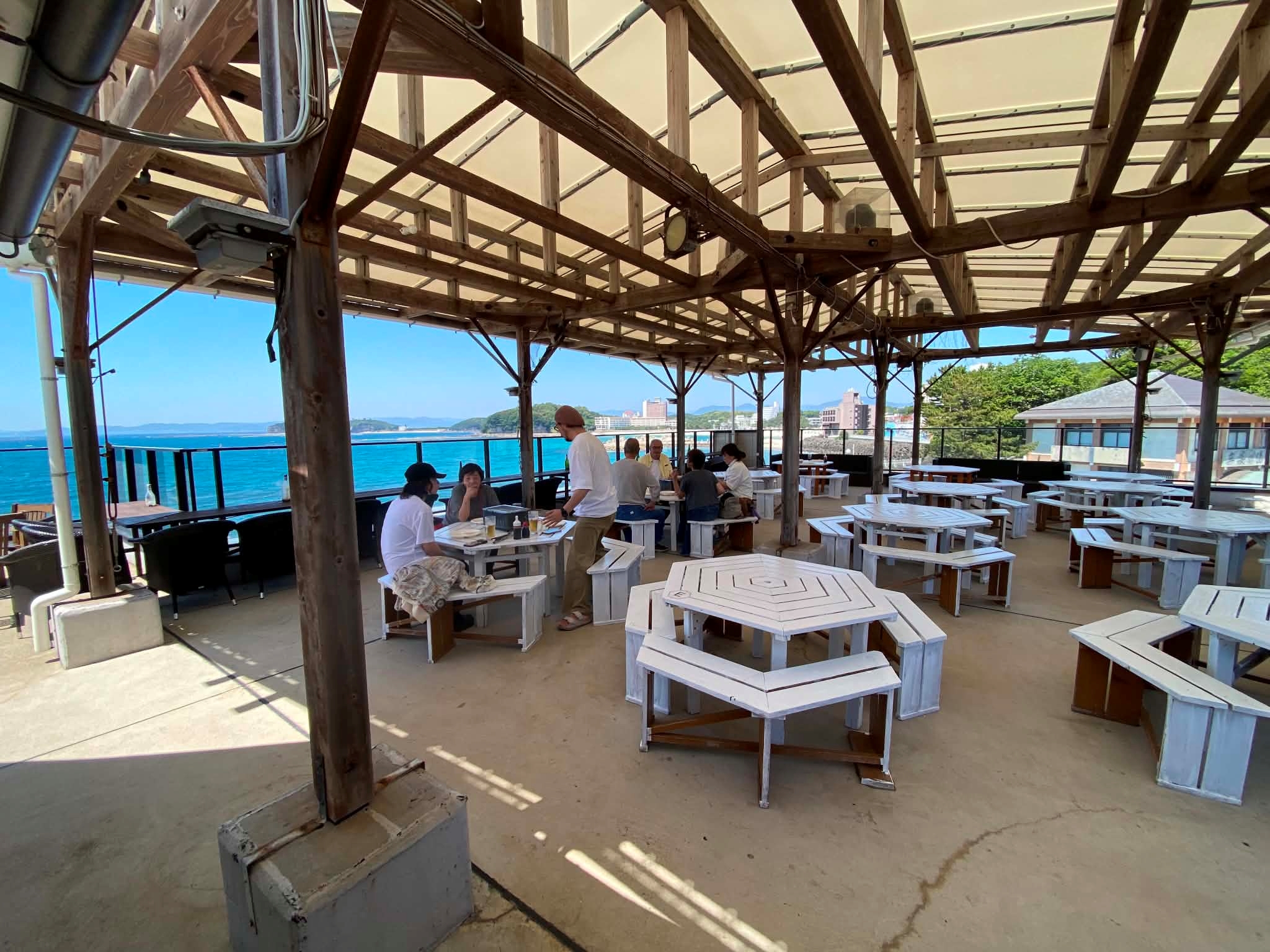 白浜の海を見渡す絶景ロケーションでBBQ